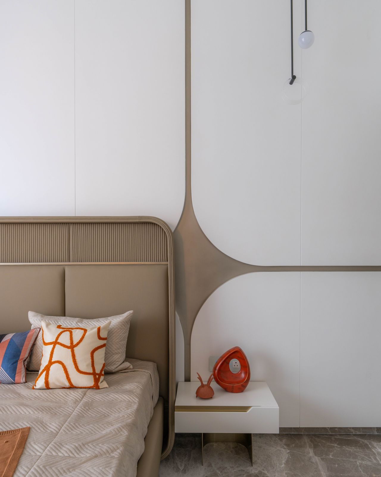 SAS Crown Model Flat